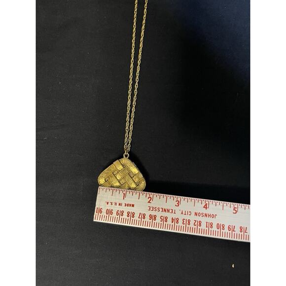 Vintage Prince Matchabelli Aviance Solid Perfume Locket Pendant Necklace 0.09oz - Picture 4 of 8